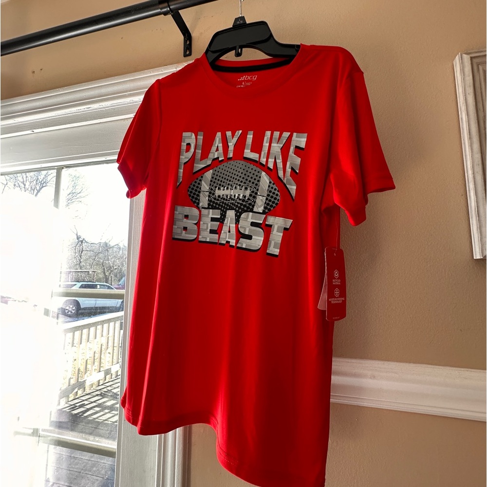 Boys shirt-size 14-16. New w/ tags